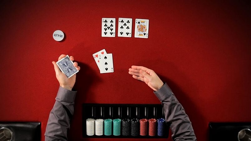 Thời điểm áp dụng bluff trong poker là gì để phù hợp với màn chơi?